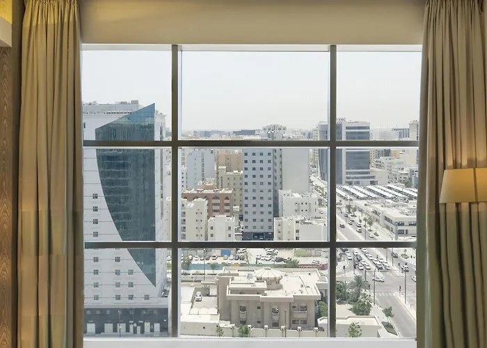 Beach hotel: Doubletree By Hilton Doha Old Town